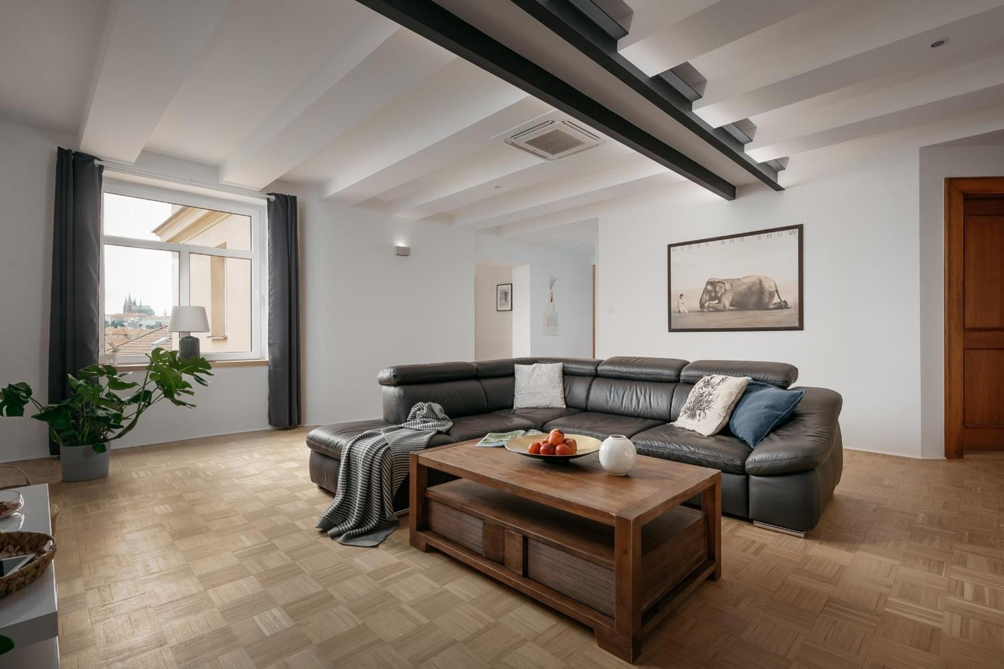 Dot 3 Bdr Apartment With Tyn Cathedral View & Ac プラハ エクステリア 写真