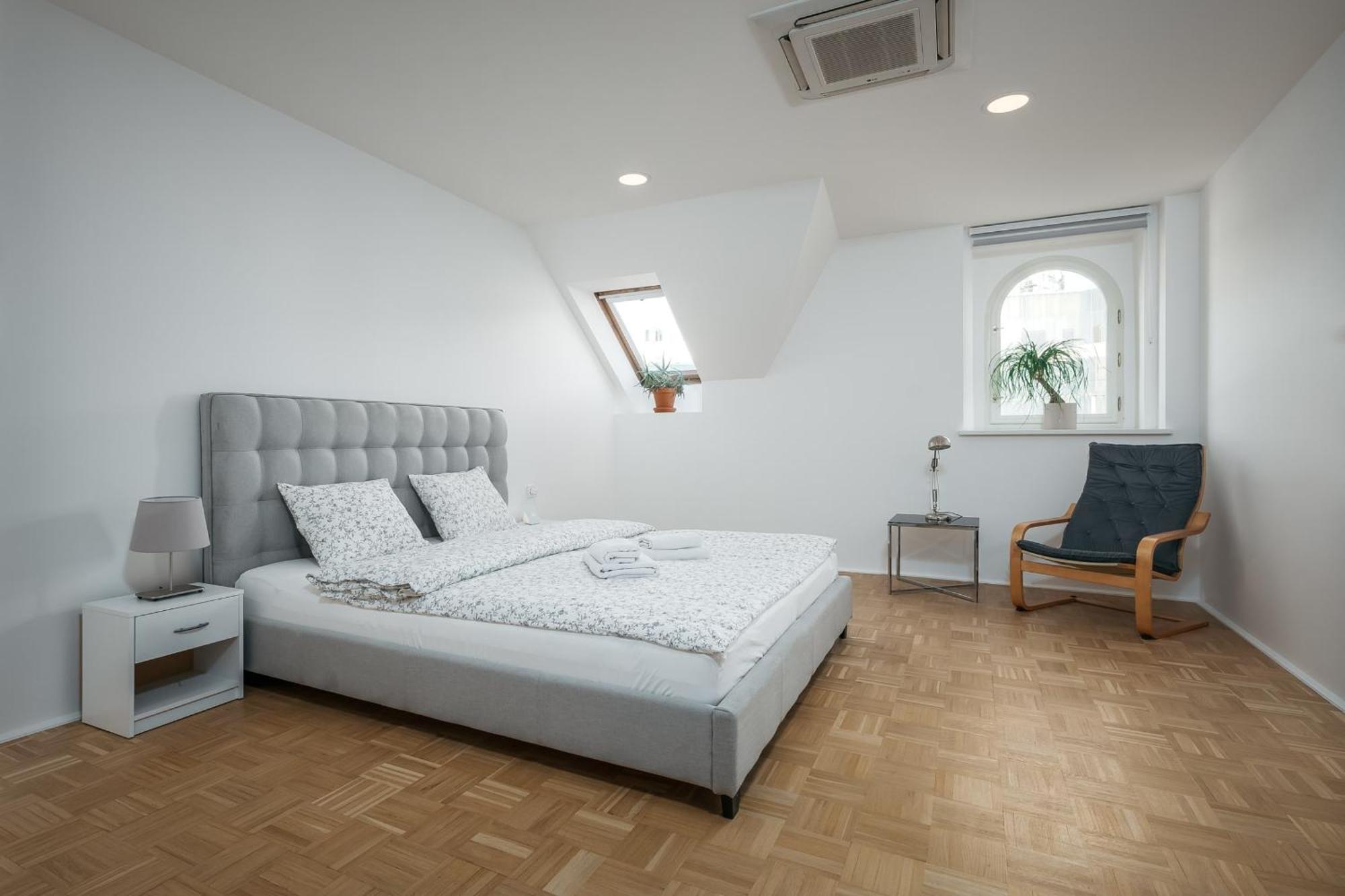 Dot 3 Bdr Apartment With Tyn Cathedral View & Ac プラハ エクステリア 写真